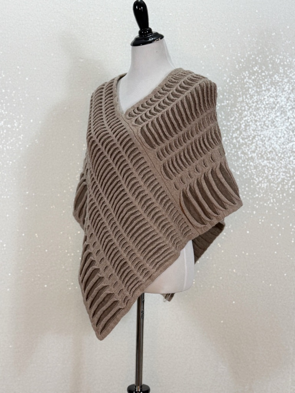 McConnell Merino Wool Poncho Cape Open Knit V Neck Irish Sweater Wrap Textured - Picture 12 of 16